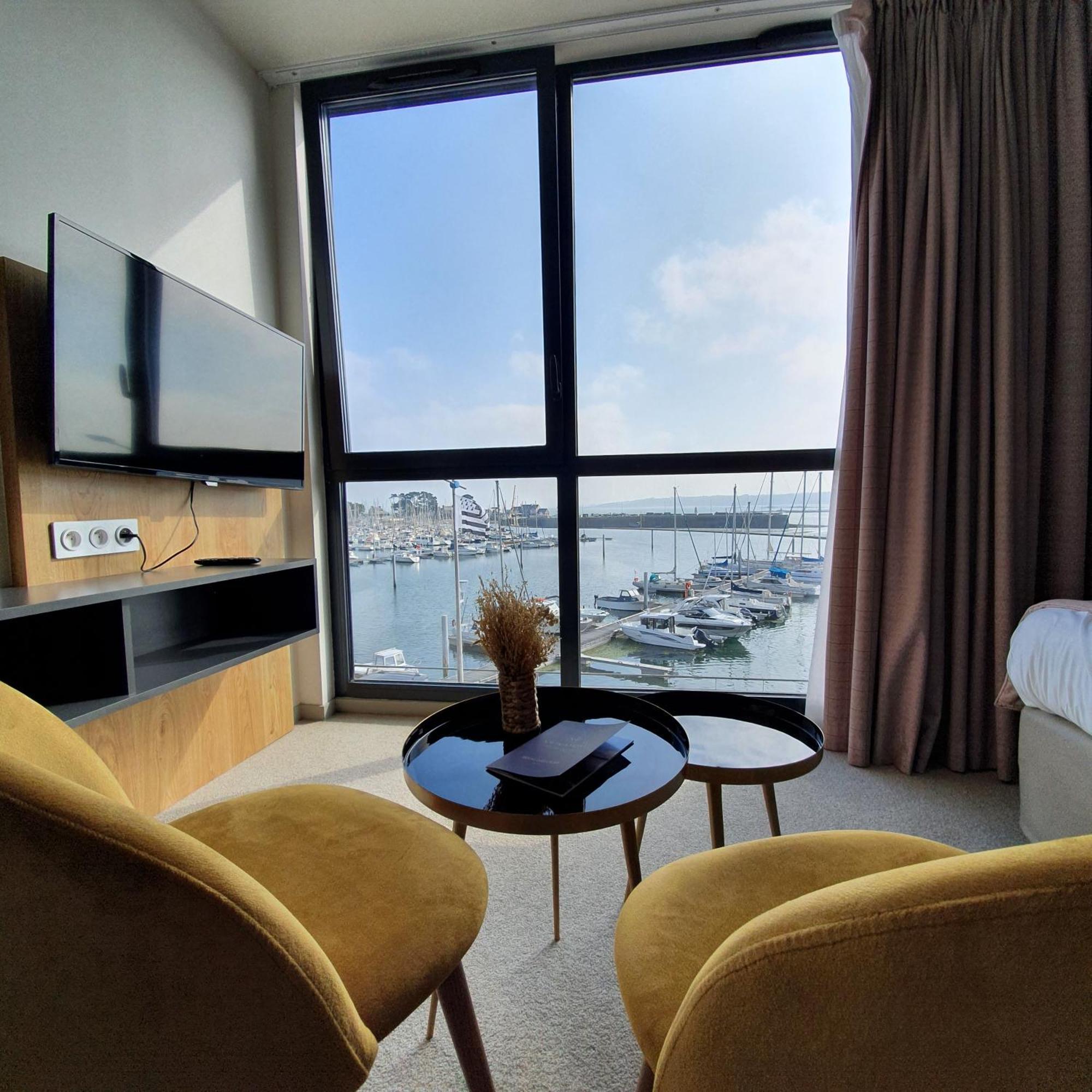 Le Nautica Hotel 펄로스가이렉 외부 사진